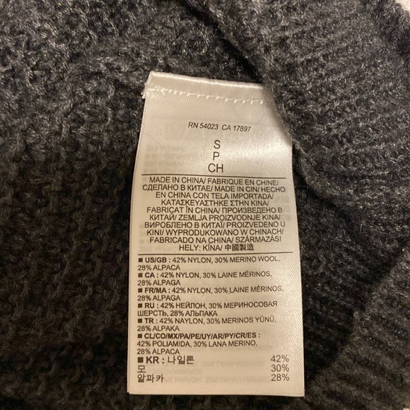 Banana Republic Dark Grey Sweater - Picture 4 of 4